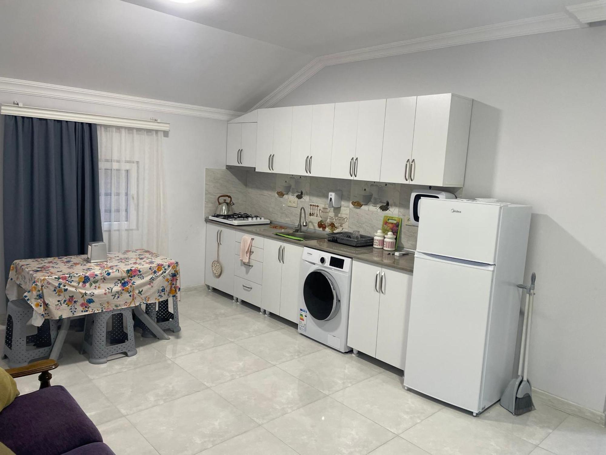 Twins Hotel Гоніо Екстер'єр фото