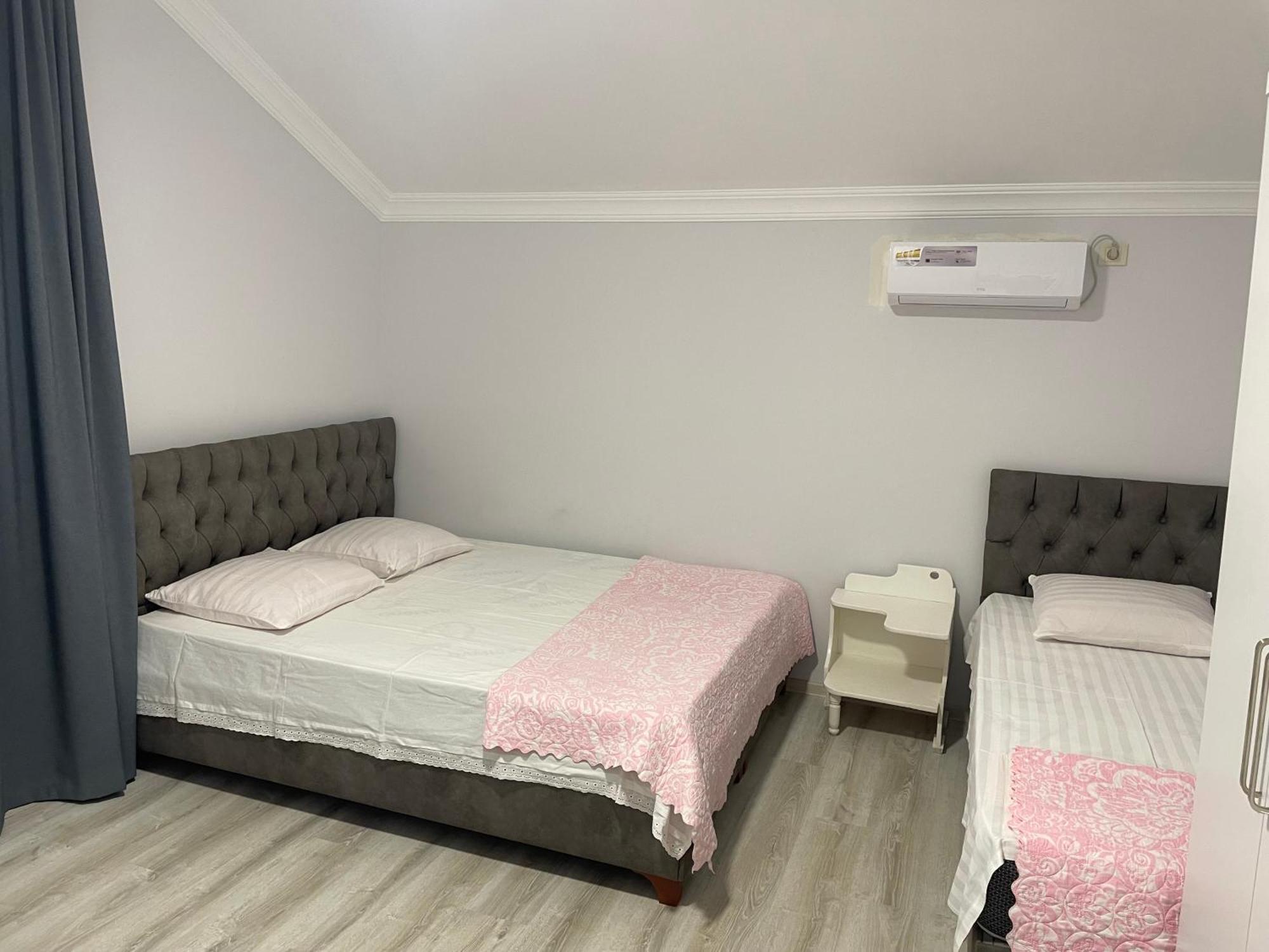 Twins Hotel Гоніо Екстер'єр фото