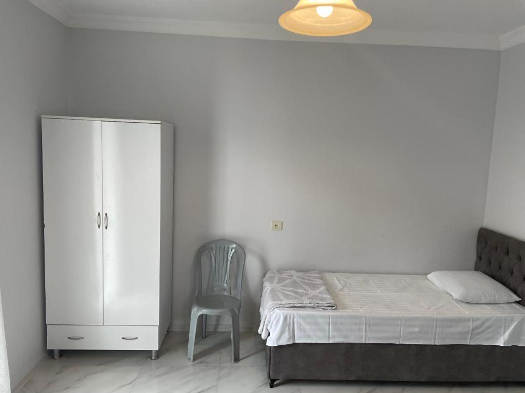 Twins Hotel Гоніо Екстер'єр фото