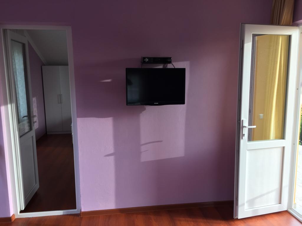 Twins Hotel Гоніо Екстер'єр фото