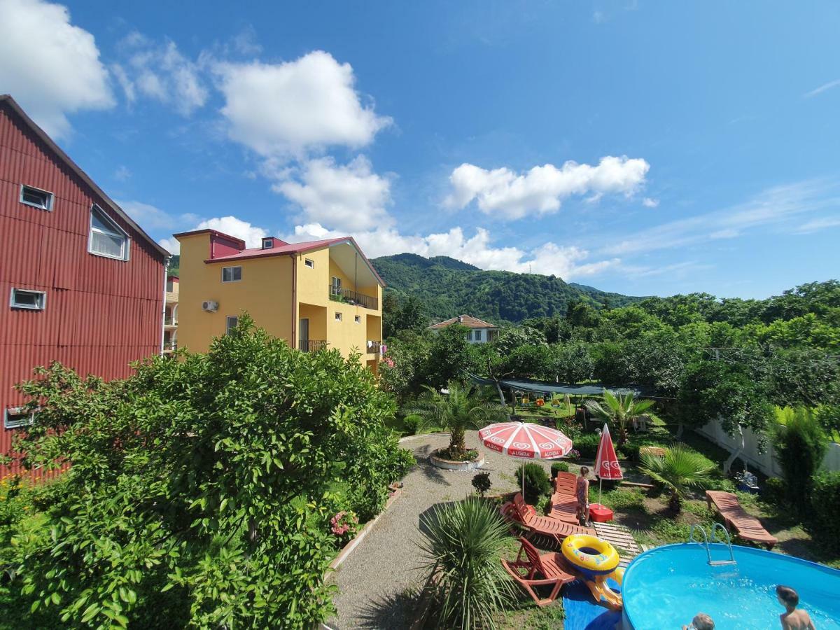 Twins Hotel Гоніо Екстер'єр фото
